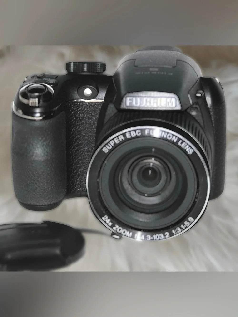 Fujifilm Black Compact Digital Camera with Super EBC Lens